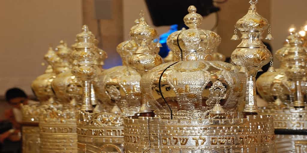 Sefer-Torah-Simchat-Torah Simchat Torah 2017… Say What?!?! 